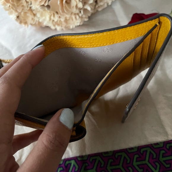 New Tory Burch Blake wallet 💕 pink - Picture 4 of 4